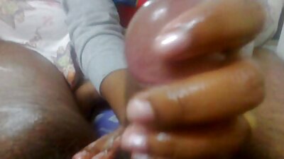 Curvă albă fierbinte care face plăcere unui monstru negru